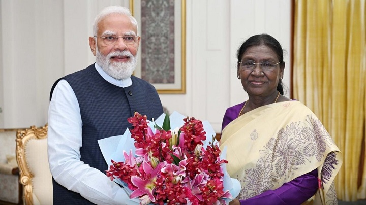 Modi Cabinet Reshuffle: कैबिनेट फेरबदल की सुगबुगाहट के बीच राष्ट्रपति मुर्मू से मिले पीएम मोदी, जॉर्ज कुरियन का इस्तीफा स्वीकार