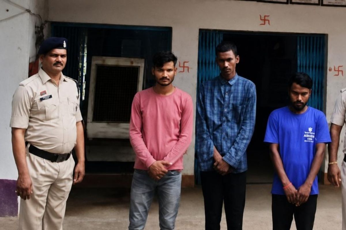 CG Crime News: बाइक विवाद ने लिया हिंसक रूप, परिवार पर हमला करने वाले तीन आरोपी गिरफ्तार