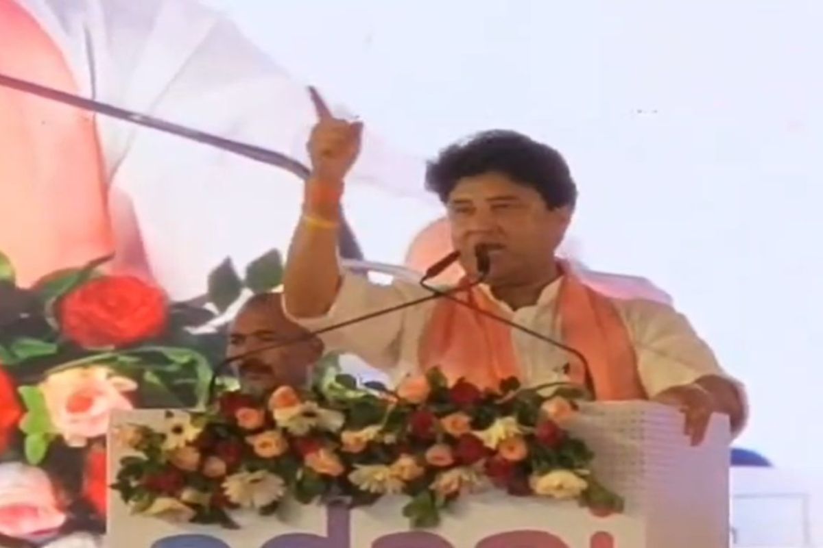 Shivpuri News: ‘अपनाने वालों के लिए जान भी हाजिर, विरोधियों से सामना भी करेंगे’, सिंधिया के बयान के निकाले जा रहे सियासी मायने