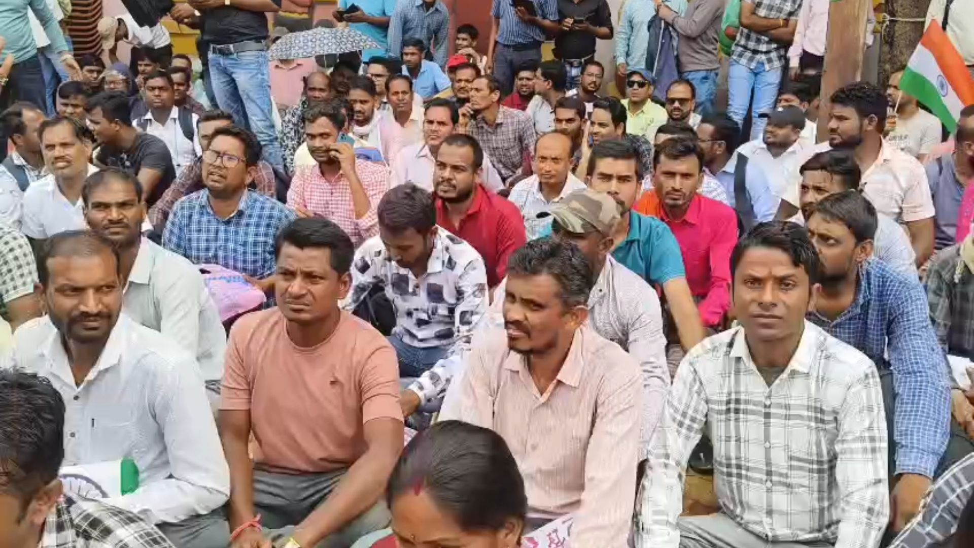 CG Guest Teachers Strike News:  छत्तीसगढ़ सरकार सख्त, 27 जुलाई तक ड्यूटी पर नहीं लौटे अतिथि शिक्षक तो होगी बर्खास्तगी