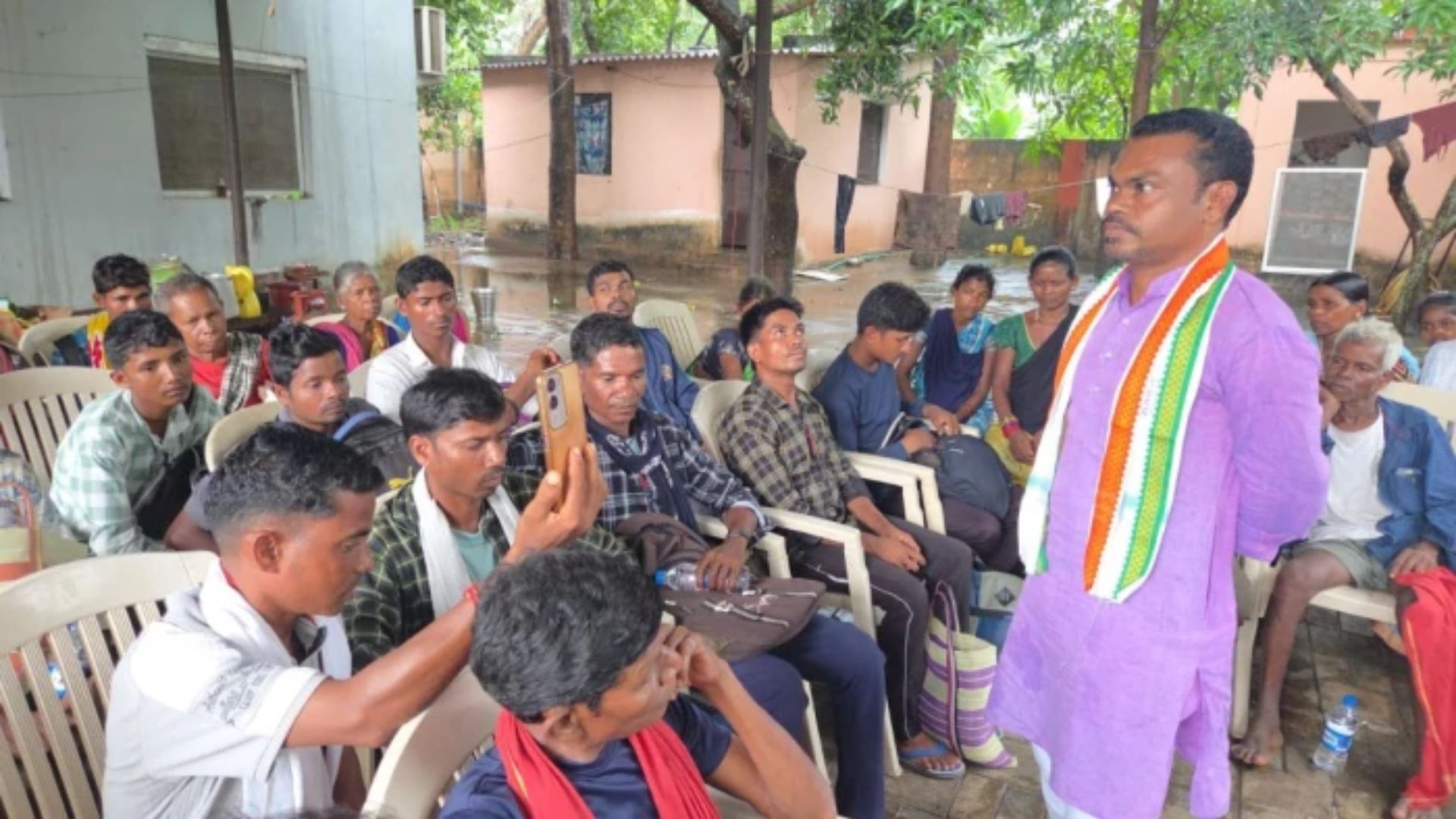 Sukma News: ‘निर्दोषों को मिले न्याय’… जेल में बंद आदिवासियों के मुद्दे पर कांग्रेस का प्रदर्शन, परिवारों का छलका दर्द