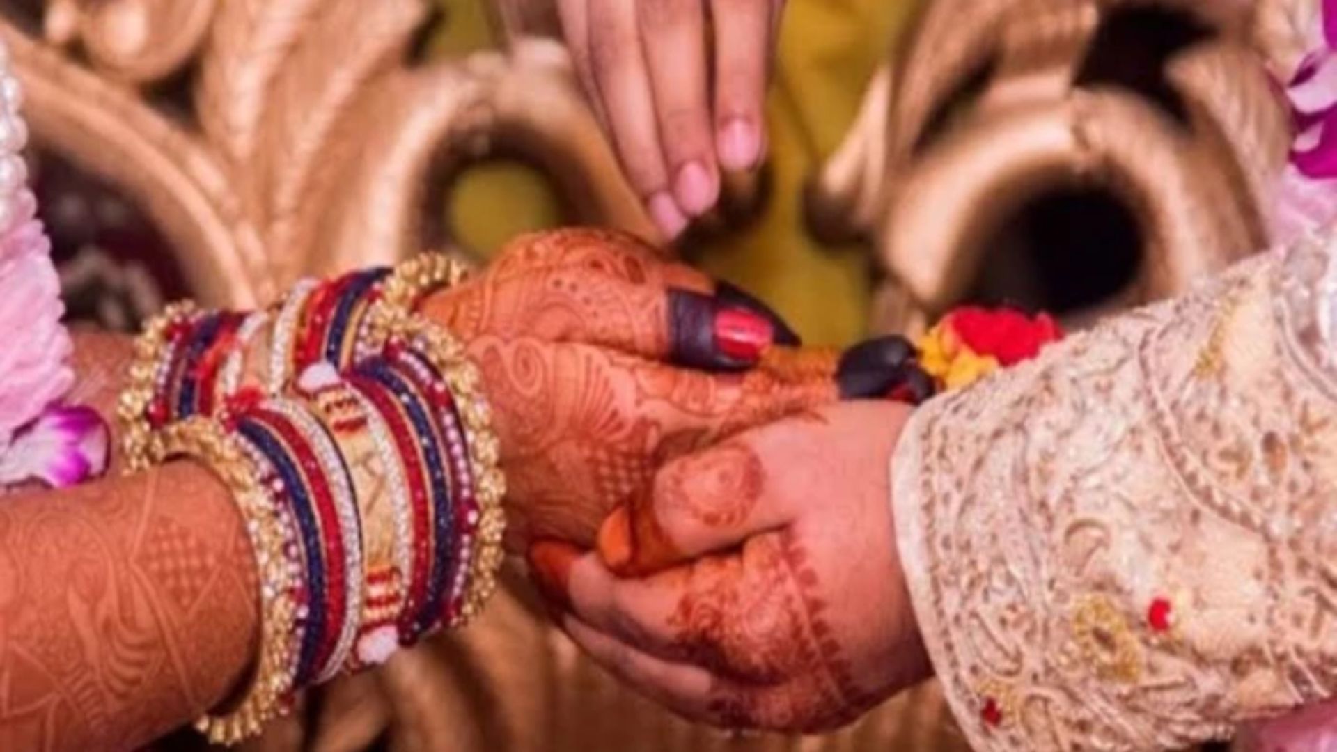 Rajnandgaon News: राजनांदगांव में अंतरजातीय शादी पर बवाल, वकील दंपती ने सामाजिक बहिष्कार का लगाया आरोप