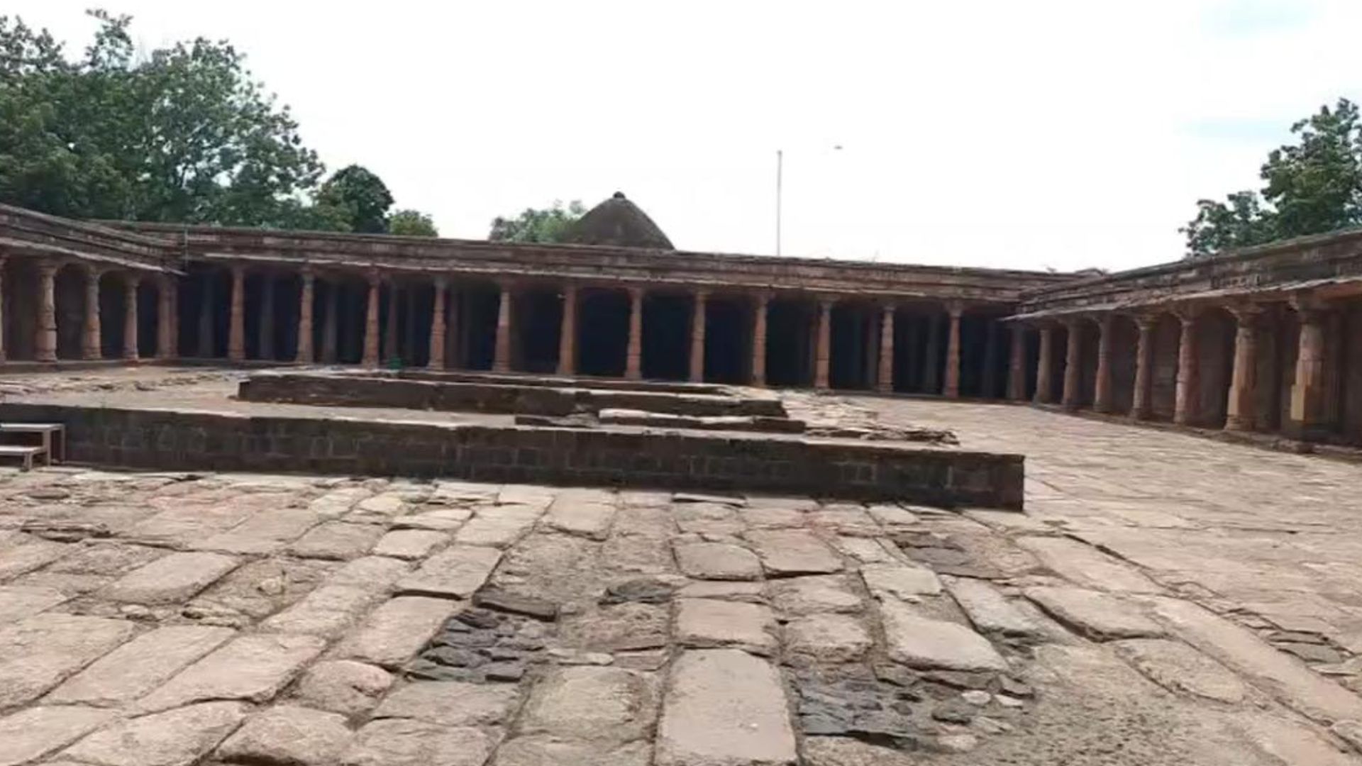 Dhar News: भोजशाला विवाद: शुक्रवार को खुले स्थान पर होगी नमाज, मूल संरचना में बदलाव पर सुप्रीम कोर्ट की रोक