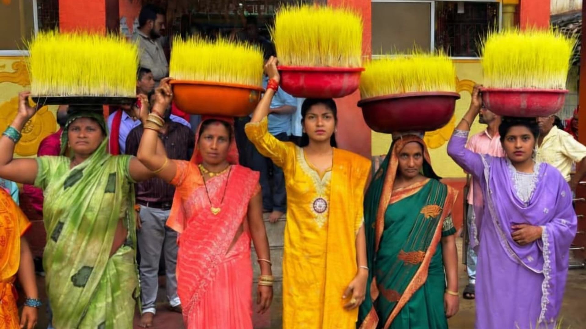 Hasoud News: बारिश में भी नहीं थमा भोजली का उत्साह, डीजे और भोजली गीतों से गूंज उठा हसौद