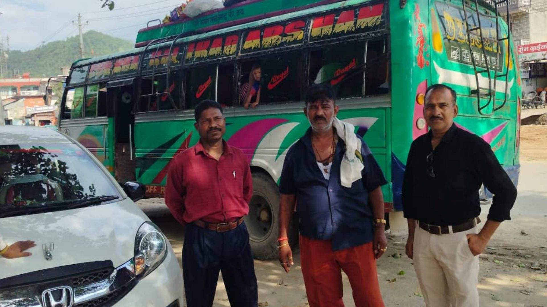 Raipur News: चाय की ललक ने बचाई जान! नेपाल की त्रासदी से लौटे दिनेश ने सुनाया रूह कंपा देने वाला मंजर