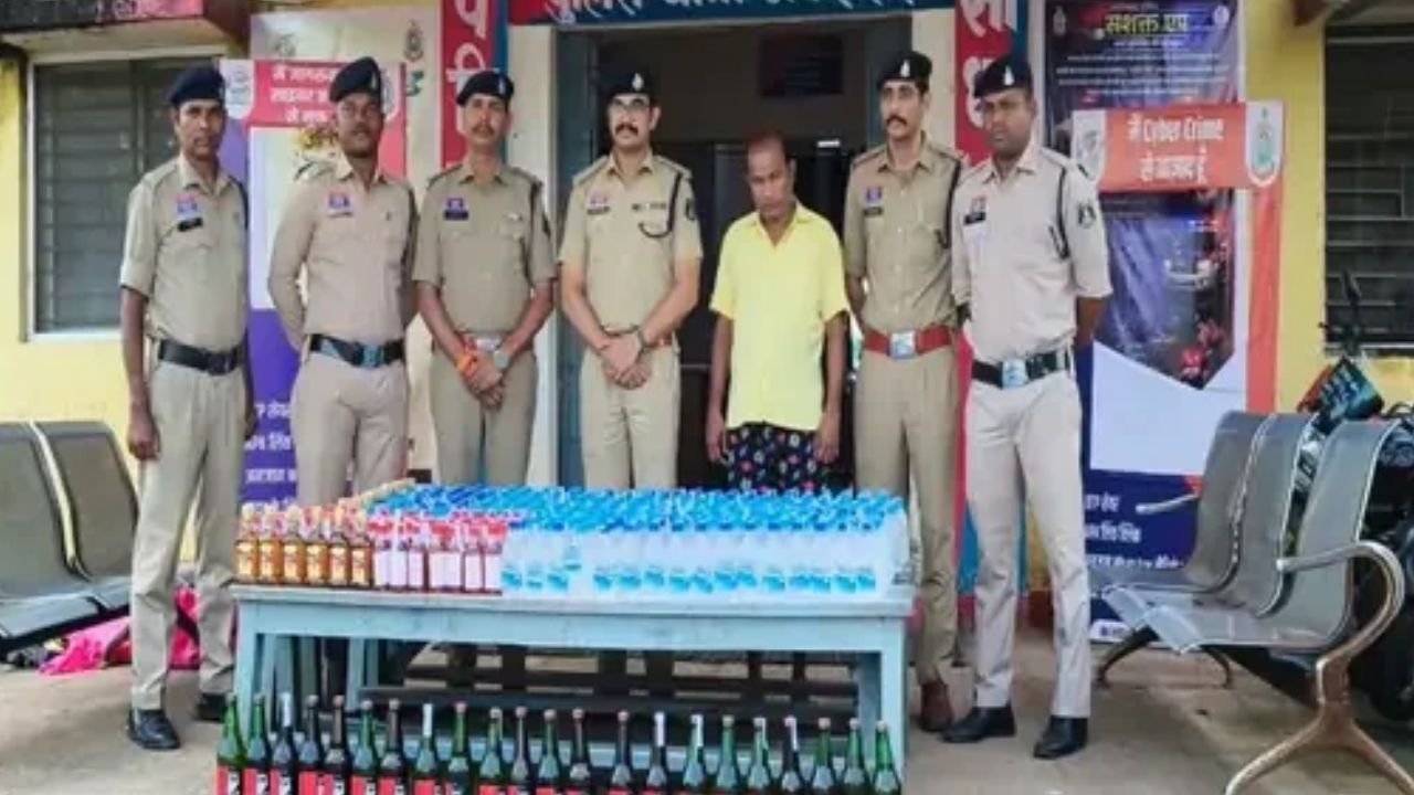 Janjgir-Champa News: शुष्क दिवस से पहले अकलतरा पुलिस का एक्शन, 184 लीटर अवैध शराब जब्त; आरोपी जेल भेजा
