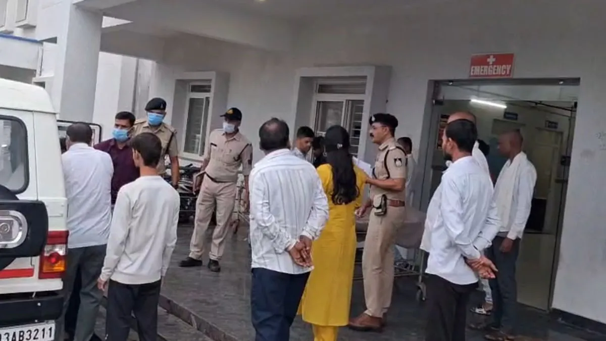 Poisonous Liquor Case: जहरीली शराब ने फिर ली 11 लोगों की जान, 6 मदिरा दुकानें सील, जांच में जुटी पुलिस