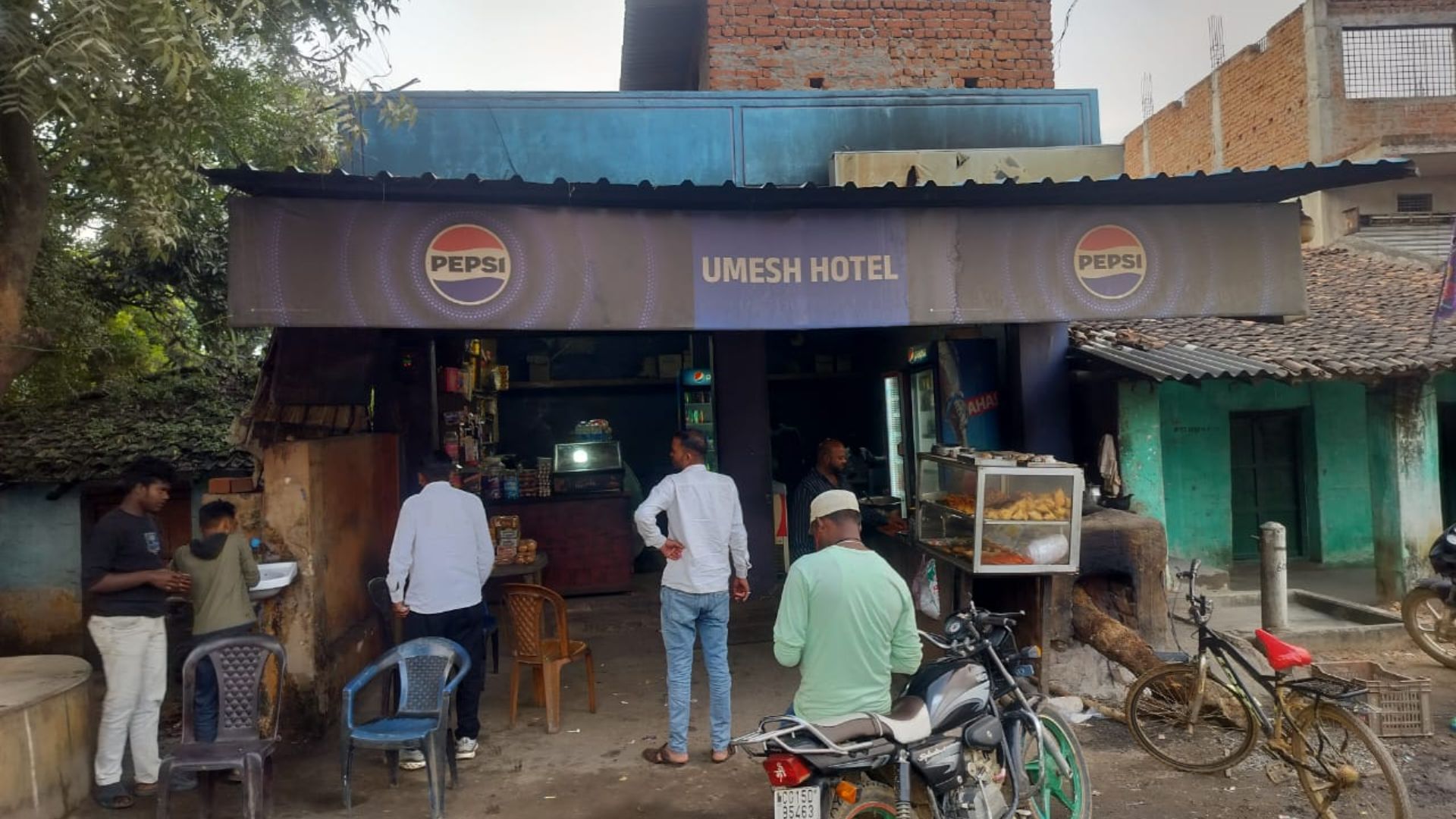 Balrampur News: आदिवासी मजदूर के नाम 7.63 लाख रुपये का कथित ट्रैक्टर फाइनेंस, पीड़ित बोला- ट्रैक्टर देखा तक नहीं