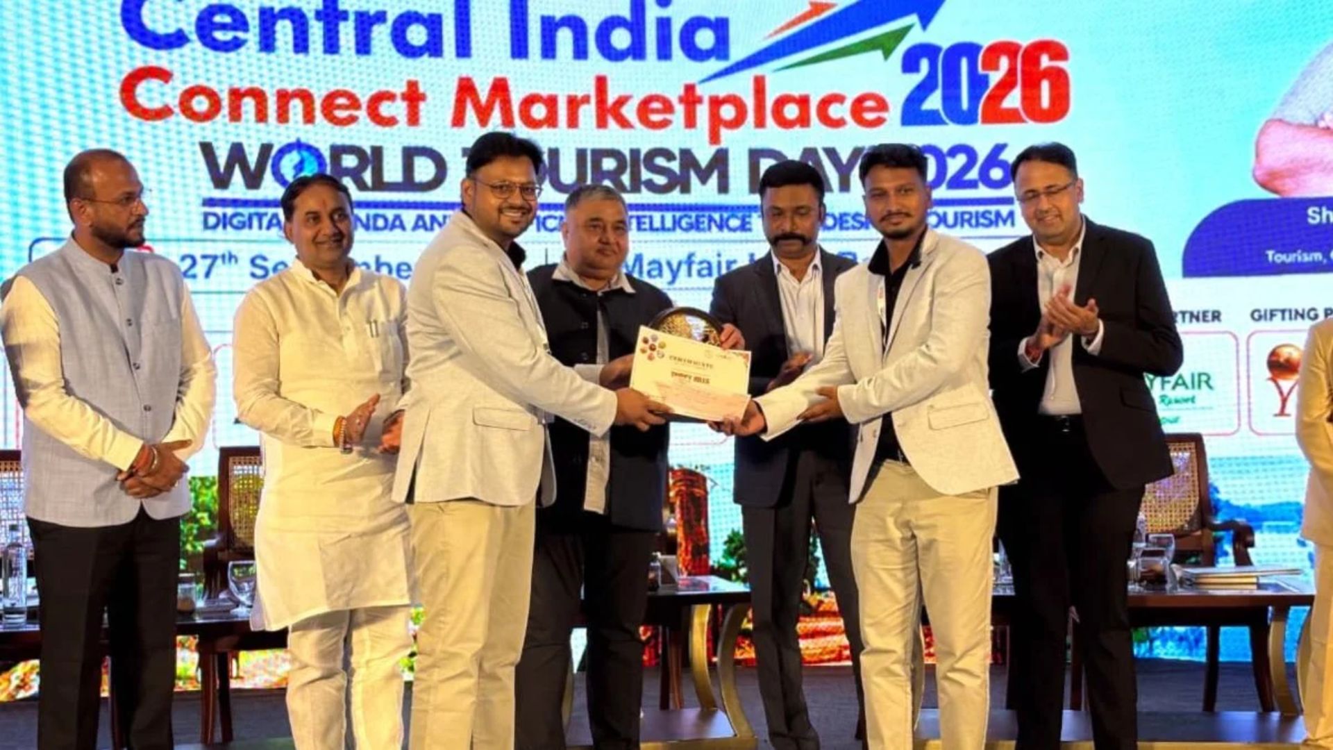 Raipur News: विश्व पर्यटन दिवस पर जीपीएम जिले को ‘सर्वश्रेष्ठ जिला प्रमोशन अवॉर्ड’, धनपुर पर कॉफी टेबल बुक का विमोचन