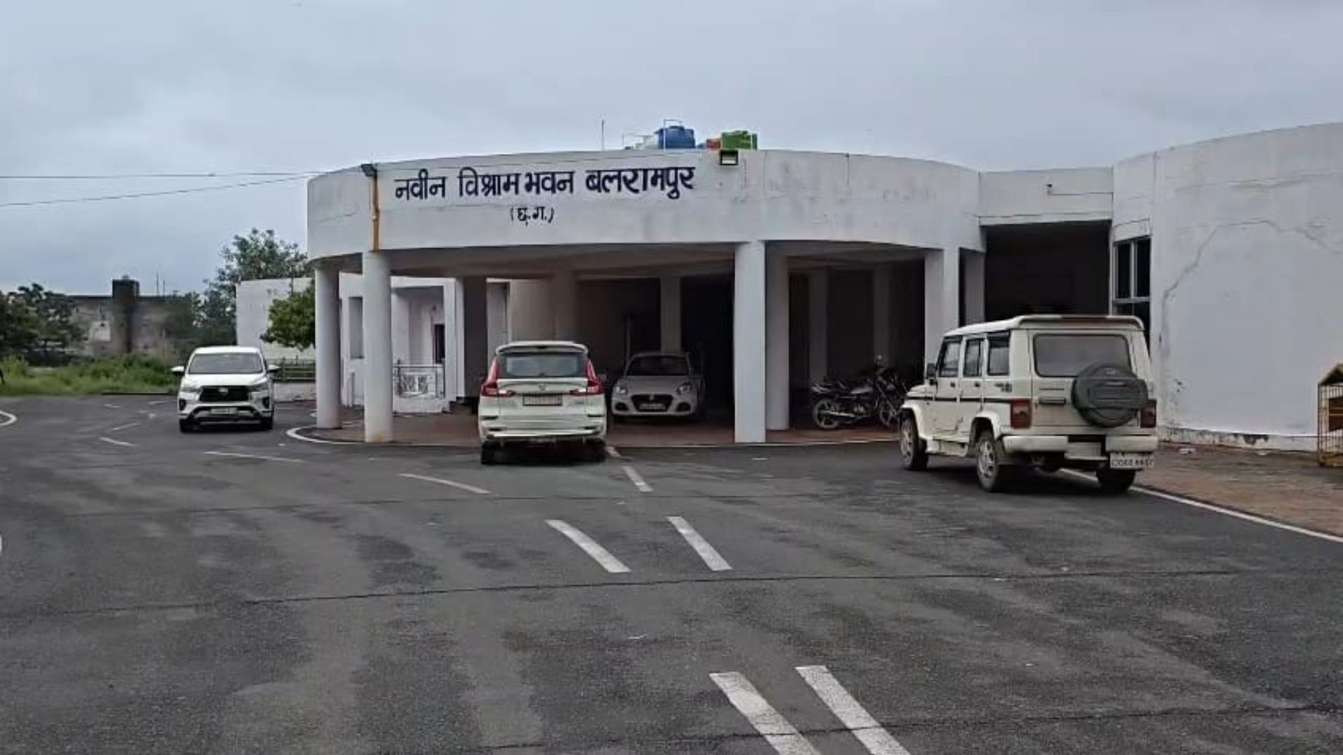 Balrampur News: बलरामपुर में ED की दबिश, अपर कलेक्टर चेतन बोरघारिया से पूछताछ जारी