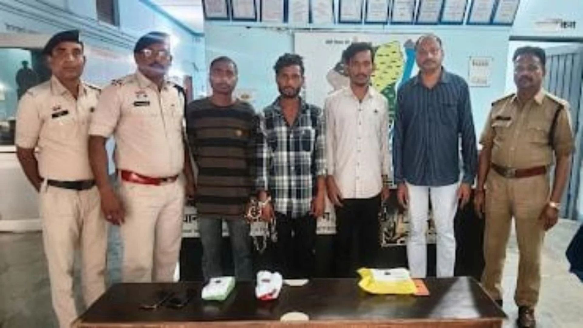 Dhamtari News: एकलव्य स्टेडियम के पास चिट्टा बेचने ग्राहक तलाश रहा आरोपी गिरफ्तार, 3.08 ग्राम नशीला पदार्थ जब्त