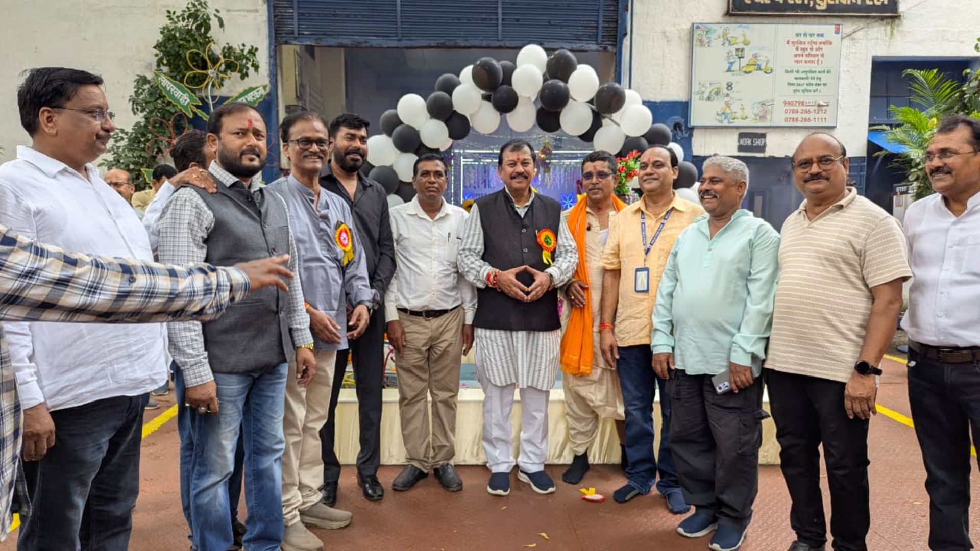 Durg News: सांसद विजय बघेल ने भिलाई इस्पात संयंत्र के विभिन्न विभागों में की भगवान विश्वकर्मा की पूजा-अर्चना