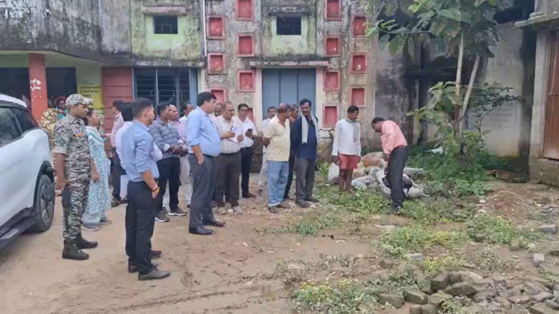 Korba News: आंगनबाड़ी भवन निर्माण में मिली अनियमितताएं, सब इंजीनियर पर FIR और निलंबन के निर्देश