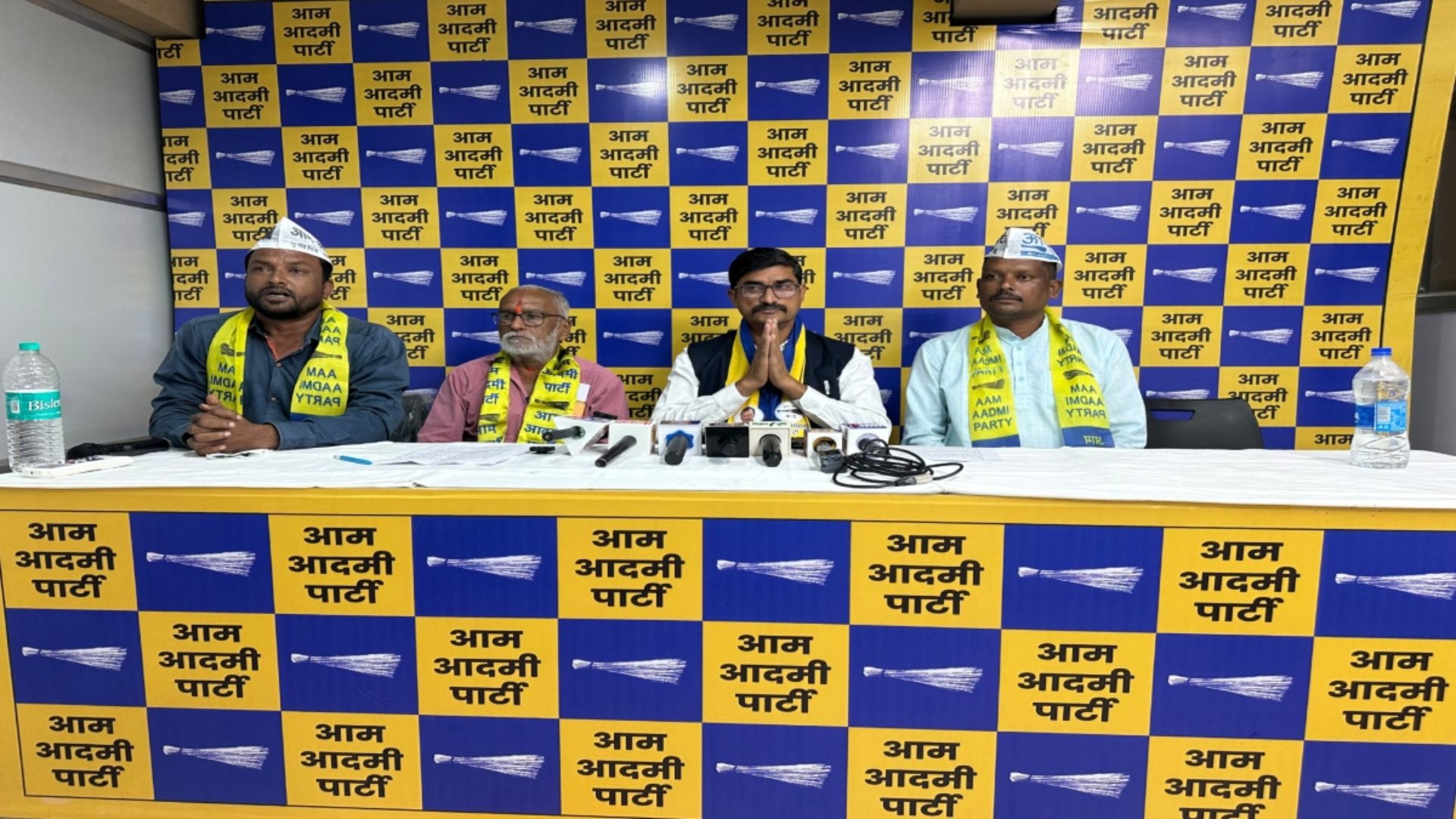 Raipur News: सड़क, मिलावटी शराब और किसानों के मुद्दे पर AAP की PC, सरकार पर लगाए गंभीर आरोप
