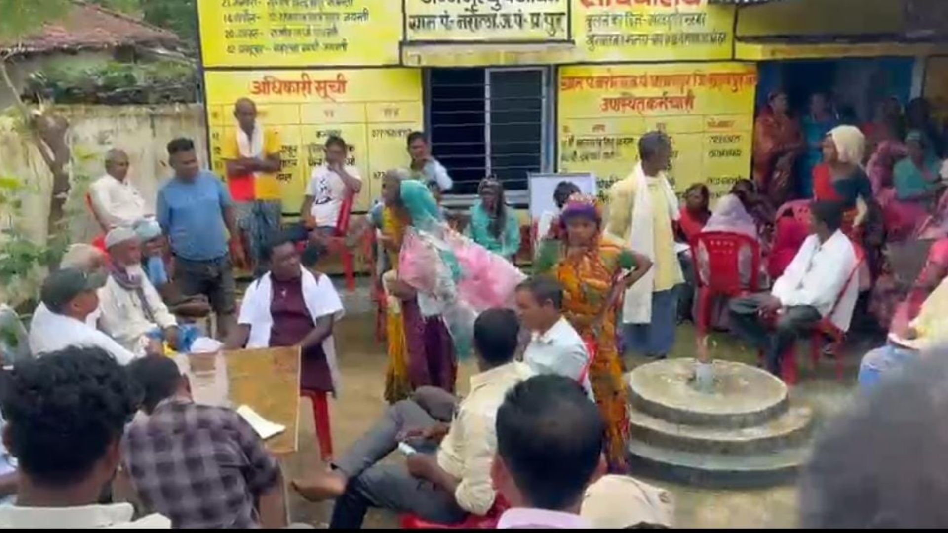 Pratappur News: नरोला राशन घोटाले में 348 क्विंटल चावल की कमी, गोविंदपुर भाजपा मंडल अध्यक्ष पर अब तक कार्रवाई नहीं