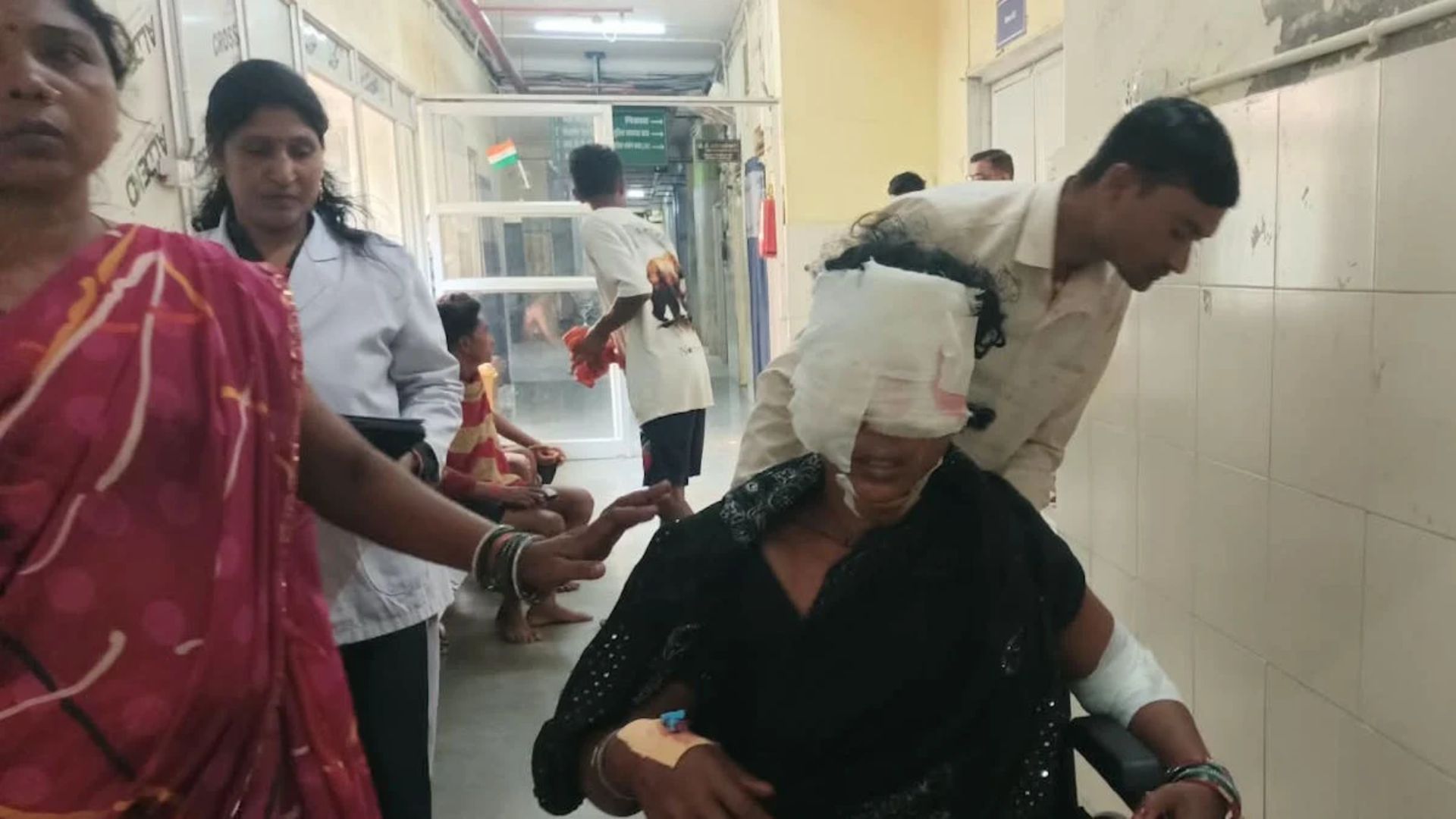Mahasamund News: घर में घुसे तेंदुए ने 6 लोगों पर किया हमला, 3 की हालत गंभीर; परिवार ने हिम्मत दिखाकर कमरे में किया बंद
